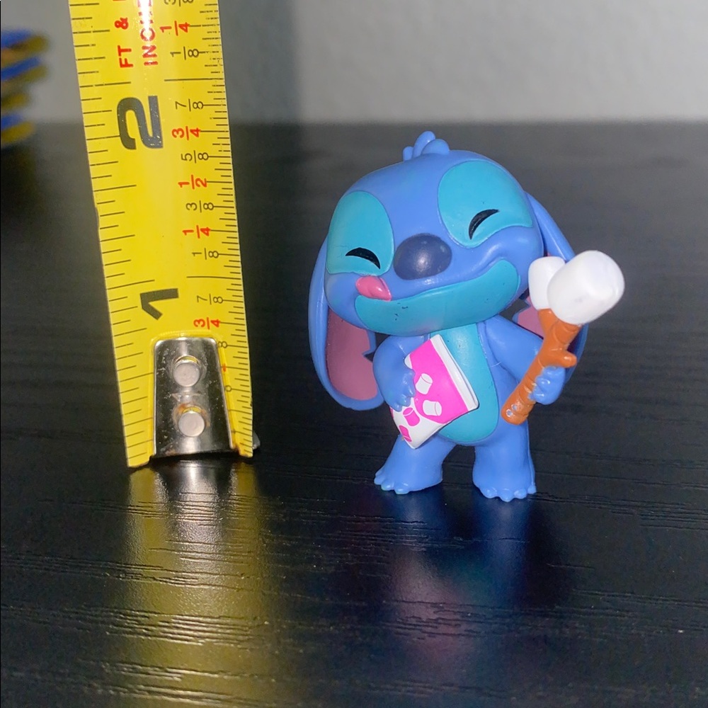 💋Disney Stitch That's So Stitch S’more’s Collectible Figure! - Picture 5 of 5